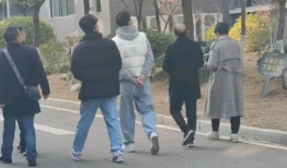 网红吃瓜事件最新,揭秘幕后真相，网络舆论的狂欢与反思
